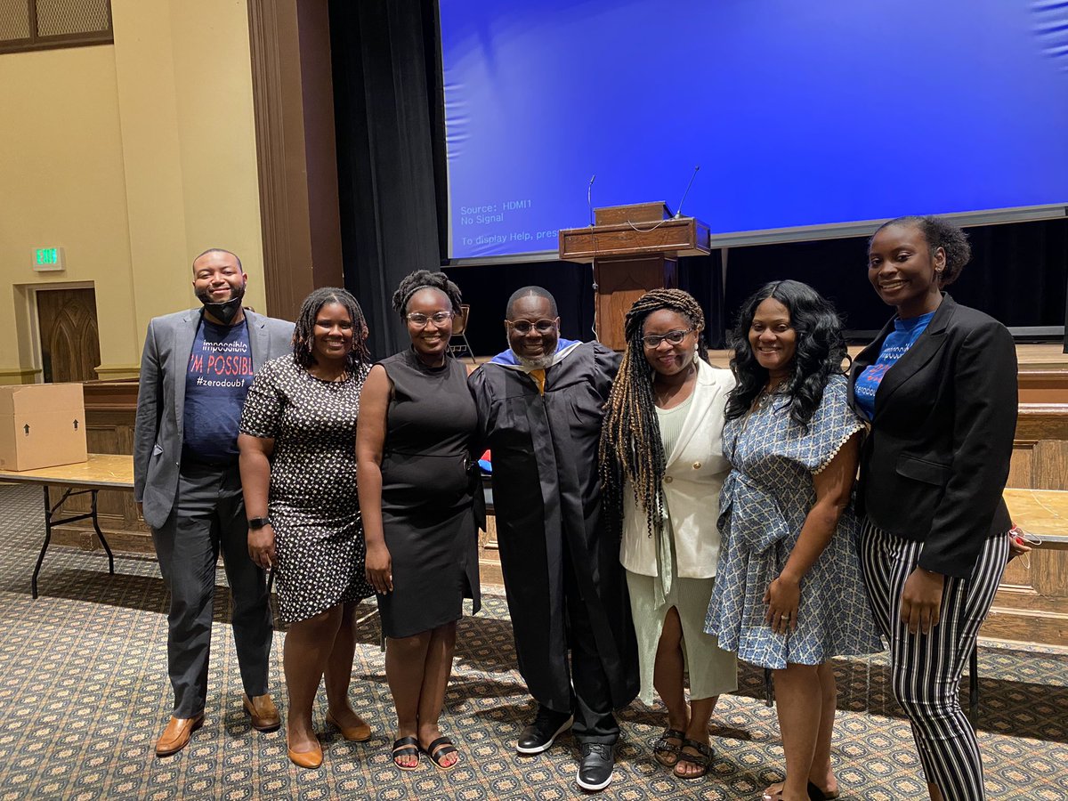 KeithLBrown1911's tweet photo. Honored to have served as Keynote Speaker for @BHW_Mercer Graduation last night. These soaring scholars are college bound and #upwardbound #MrImPossible #CollegeandCareerreadiness #Equity #Ipyagency #MercerUniv #Allamericanentertainment #Keithlbrown #Trioworks #classof202Won https://t.co/023wpl5L8E