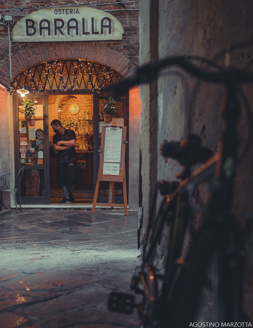 Lucca 2021 #streetphoto #streetphotography #lucca #urban #cinematic