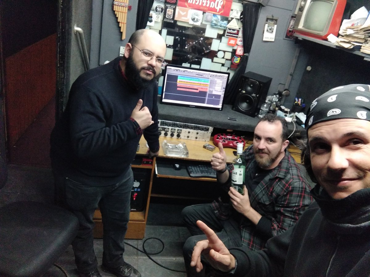 ¡Un poco de #Ron le falta a la grabación!
#REC