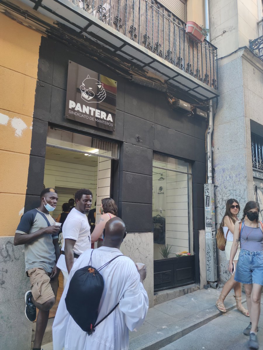 mohagerehou's tweet photo. Inauguración de 'Pantera', la nueva tienda de @sindmanterosM en Madrid. ¡Fuerza, resistencia y muchos éxitos! 🖤 https://t.co/h206MnZ46A
