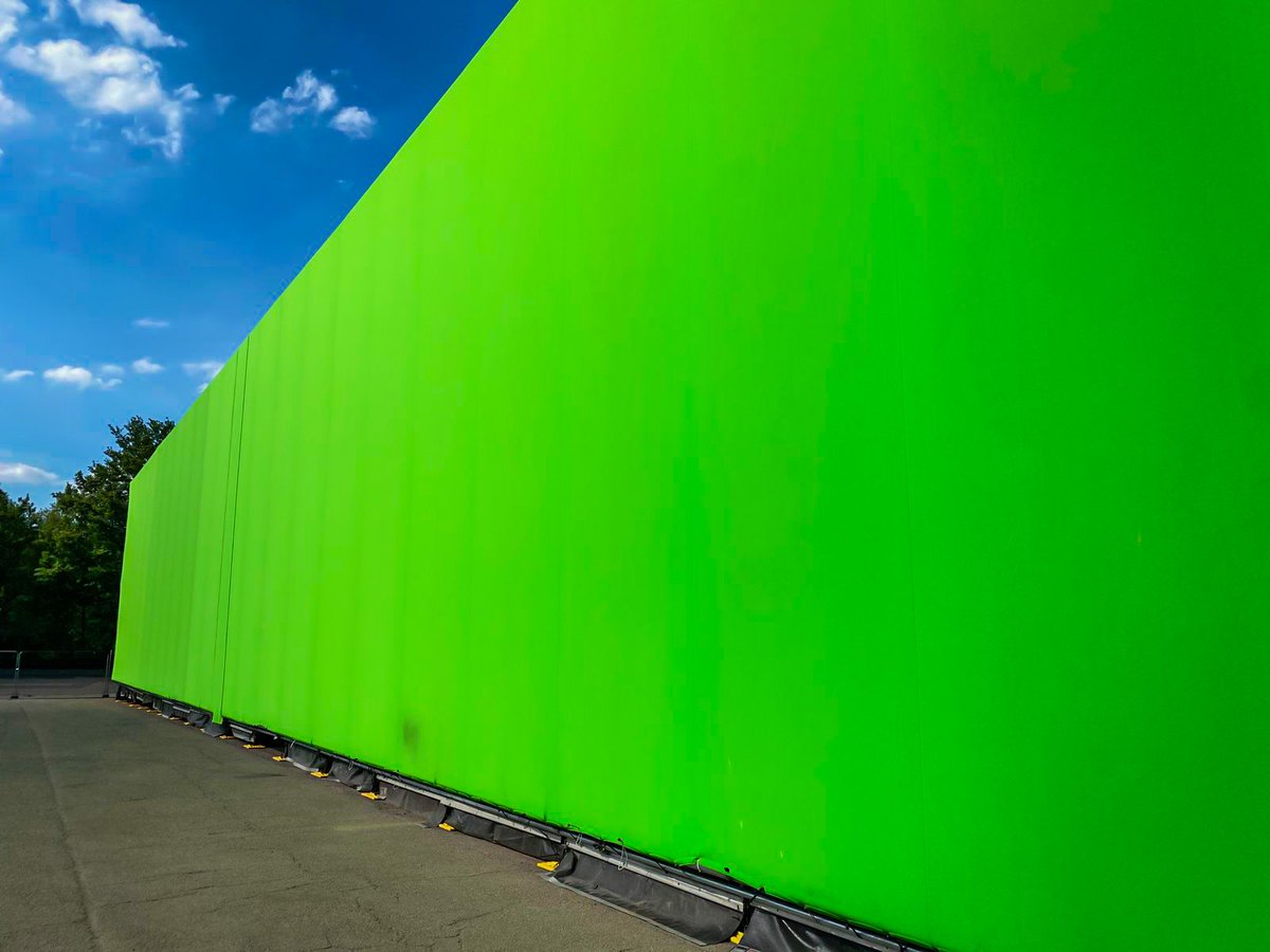 Serious Stages tweet media