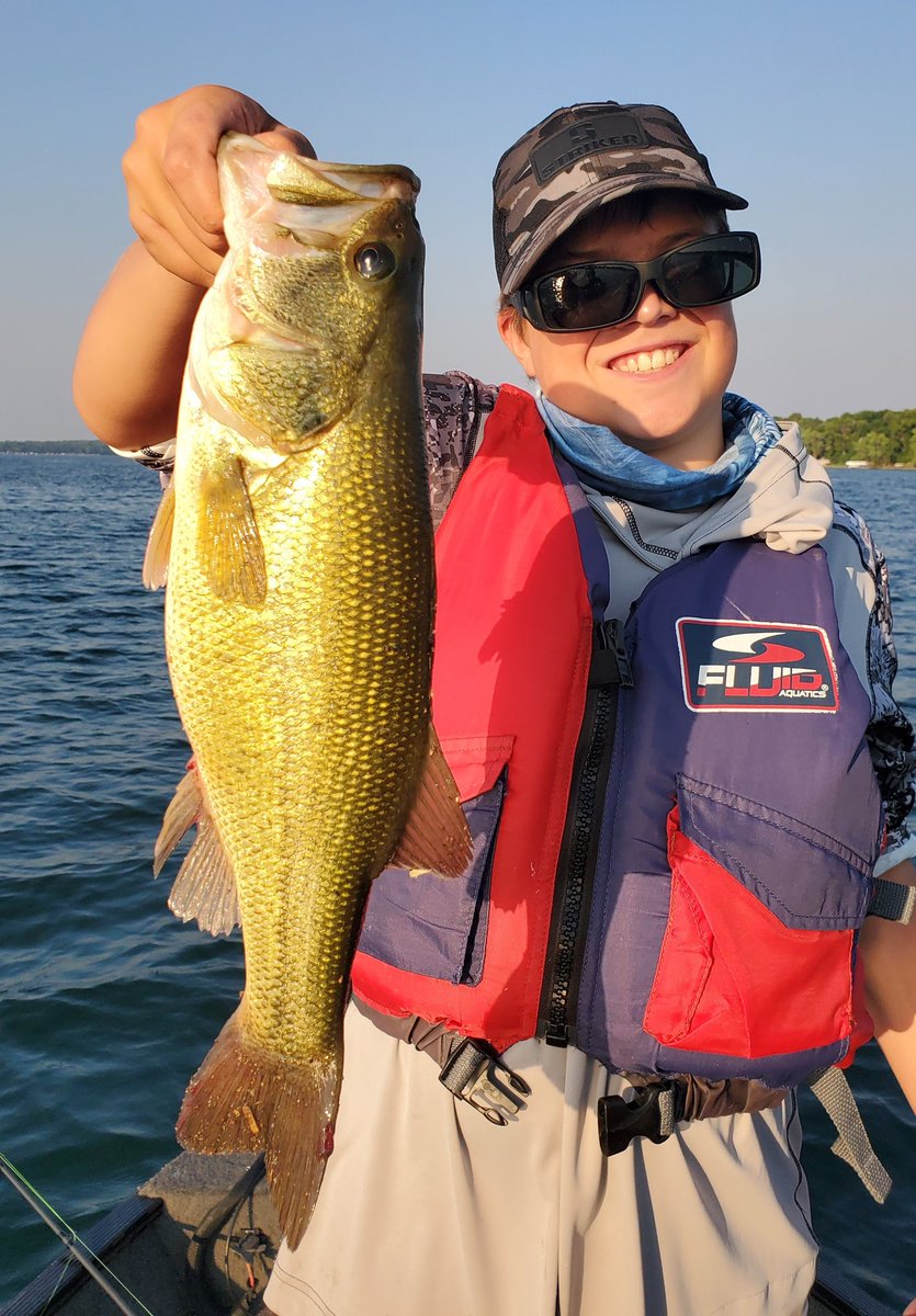 OsbergErik's tweet photo. We had another High School Fishing event last night. Our boat placed 5th out of 32 boats. We caught 20 bass and a few panfish. @WDCSchools had 3 boats in the top 8. We took 2nd, 5th and 7th. #makingtime #outsideinmn #fishing #ottertailcounty https://t.co/WwAhpajvH1
