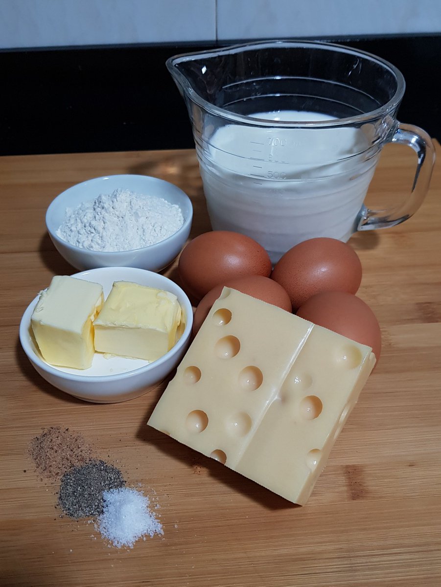 FlandePoster's tweet photo. Hola Flanes!!! Ya es viernes y os traigo nueva receta para la sección #FilmFoodFactory, un rico #SouffleDeQueso de la película #LaBellaYLaBestia
Este clásico de #Disney da para muchas recetas 😋🧡
Espero que os guste, feliz fin de semana!!! 😁 https://t.co/TIXX2B0SEo https://t.co/Xvexc6Gkhh