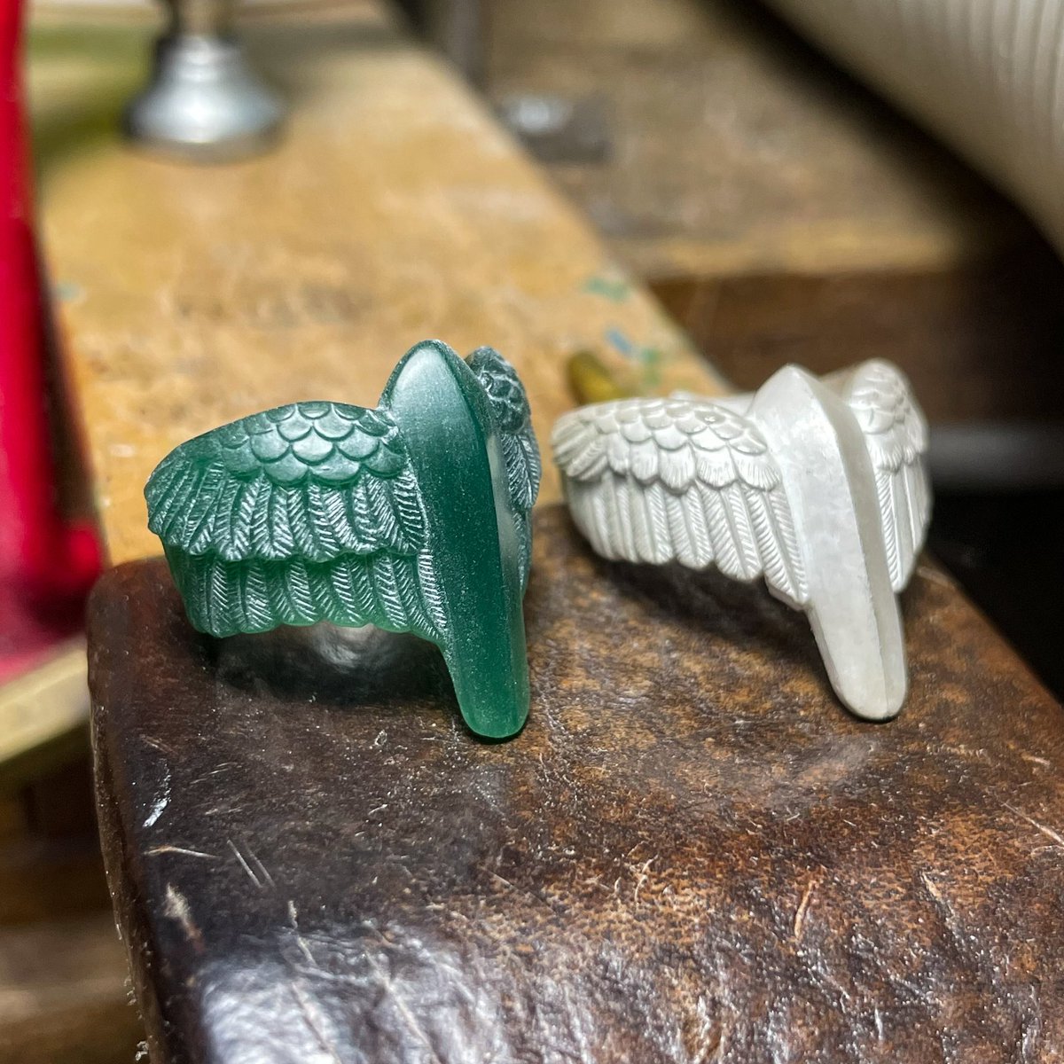 DUDAL____'s tweet photo. work in progress
#waxcarving #Jewelry #HandmadeJewelry #silverjewellery #Artwork #ring #silverring #wing #wingring #ใฏใใฏในยทใซใผใใณใฐ #ใขใผใใฏใผใฏ #ใใณใใกใคใ #ๆ่ผช #็ฟผใฎๆ่ผช #์์ค์นด๋น #์ค๋ฒ์ฃผ์ผ๋ฆฌ #์๋ฐ์ง #ํธ๋๋ฉ์ด๋ #์ํธ์ํฌ #๋ฐ์ง #ํ๋ํธ #๋ ๊ฐ #๋ ๊ฐ๋ฐ์ง #dudal #๋๋ฌ https://t.co/hHr02tYbQ0