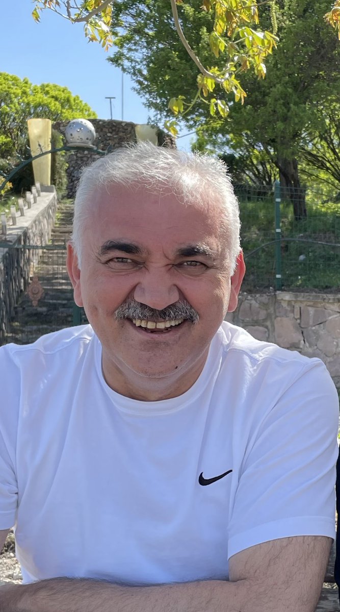 Kasap sevdiği deriyi yerden yere vururmuş…
Değer verdiğin,sevdiğin,zarar gelmesinden korktuğun kişileri korumak ve onların iyi olmalarını istemek bazen düşündüklerinin işine gelmeyebilir ve sen onların gözünde bir hiçsindir
Sen doğrusunu yapta!!!!
“Balık bilmezse halık bilsin”