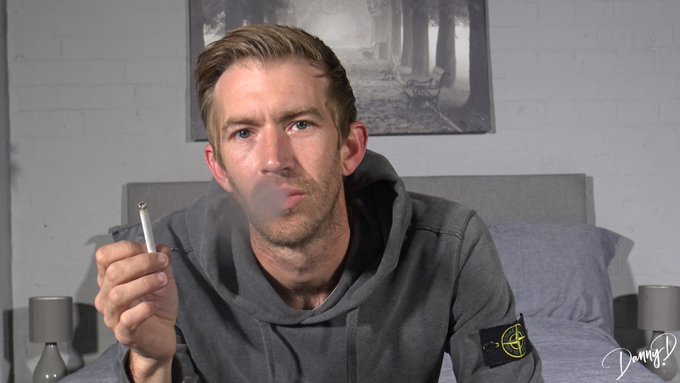 🔥🔥 SMOKING HOT WANK VID 🔥🔥  🚨🚨 DROPPING TONIGHT!!! 8PM!!!🚨🚨  😈 CUM AND SMOKE AND STROKE WITH ME 😈   <a href="/tag/mondaymood"class="tags"><span>#mondaymood</span></a>