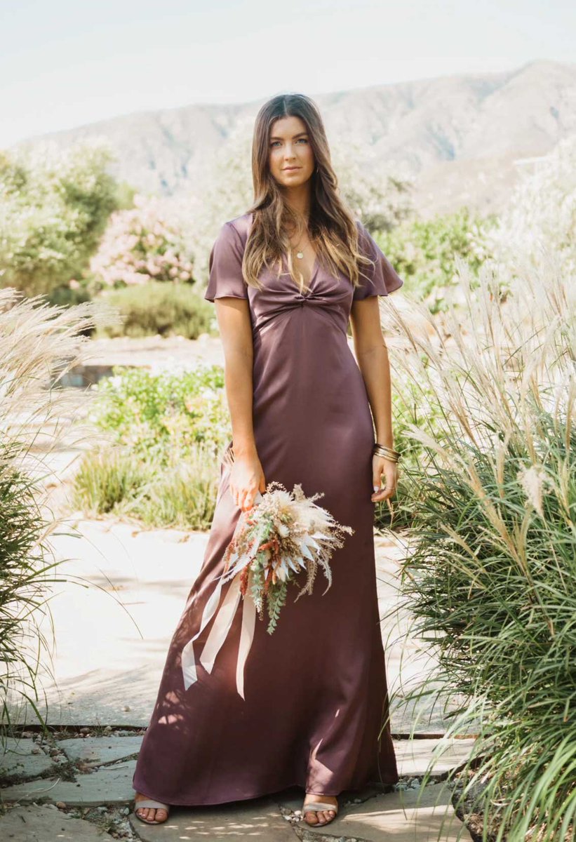 CreativeUnionD's tweet image. Purple and Plum Peonies Wedding theme. Get inspired to plan your bridal shower and wedding. creativeuniondesign.com/blog/purple-an…