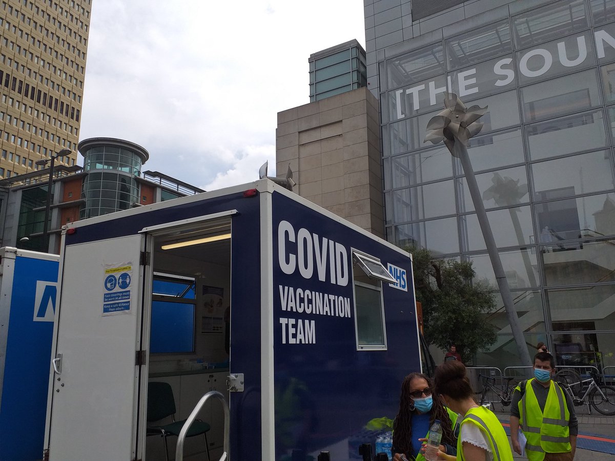Pop up COVID Vaccination in the iconic Exchange Square. Open today (Friday 2nd July) until 6:00. Thanks for all the help from all. @doctormkumar @ManchesterHCC @Val_BB @Piccadilly_Lab @MCCCityCentre #GrabAJab