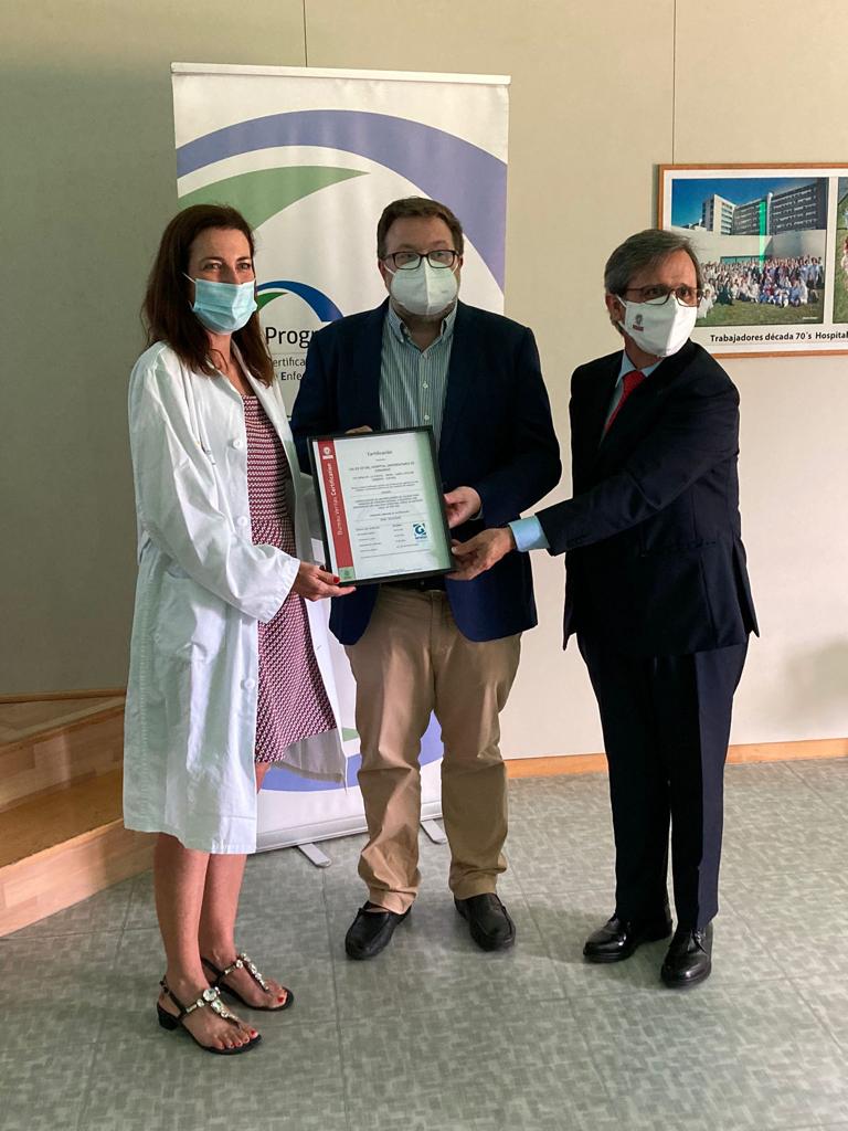 La #UnidadEII del Complejo Hospitalario Universitario de Canarias logra la certificación de calidad del #ProgramaCUE por su prestación asistencial a los pacientes con #EII.

El doctor <a href="/manu_barreiro/">Manuel Barreiro</a> ha estado presente en el acto de entrega de esta acreditación. 

¡Enhorabuena!