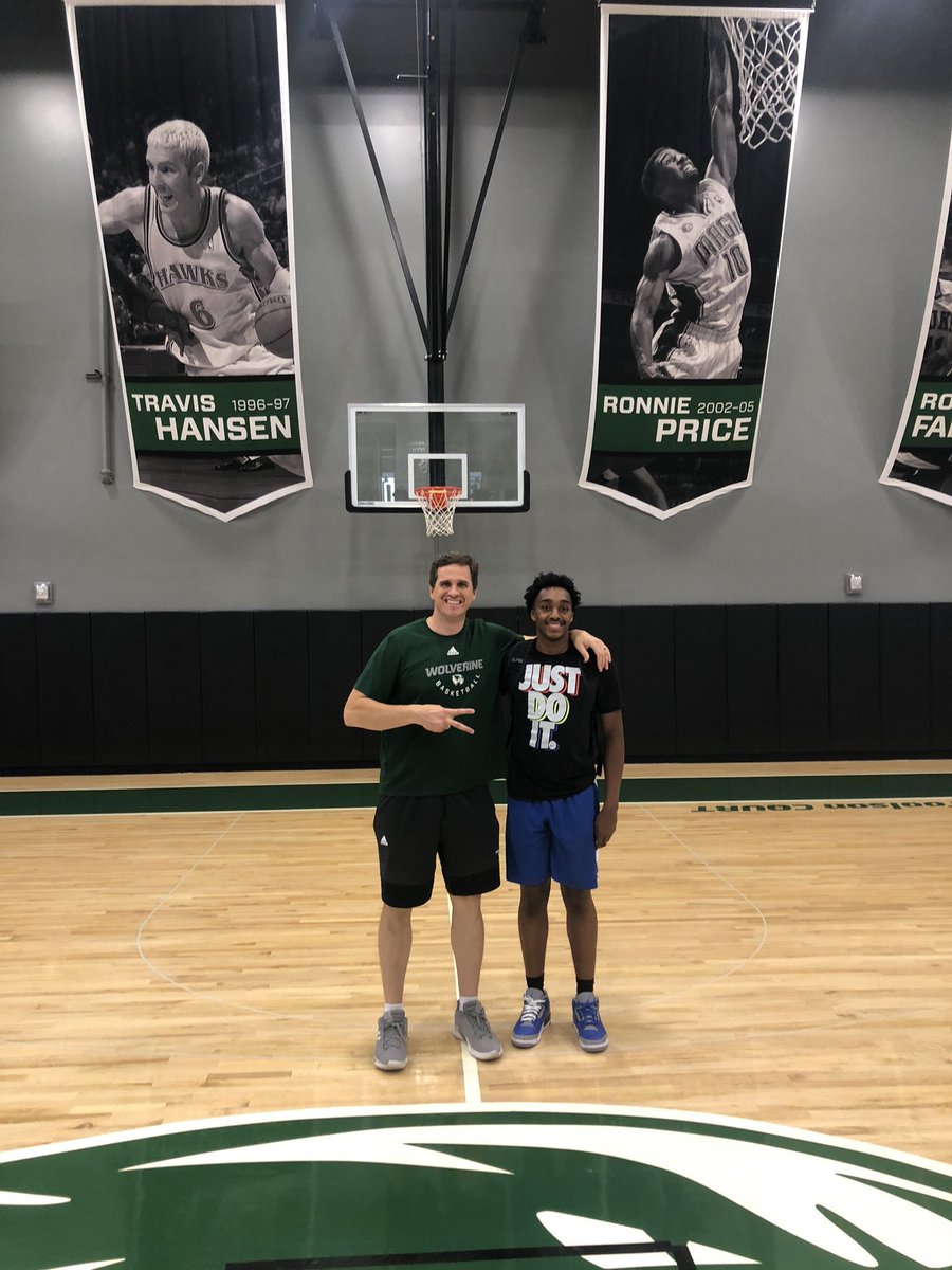 Donovan Long (<a href="/iam_donovanlong/">Donovan Long</a>) followed up a strong performance <a href="/PhillyHSLive/">Philly HS</a> with a cross-country visit to <a href="/UVUmbb/">UVU Men’s Basketball</a>! Keep working, Donovan!

#RPS📚🏀