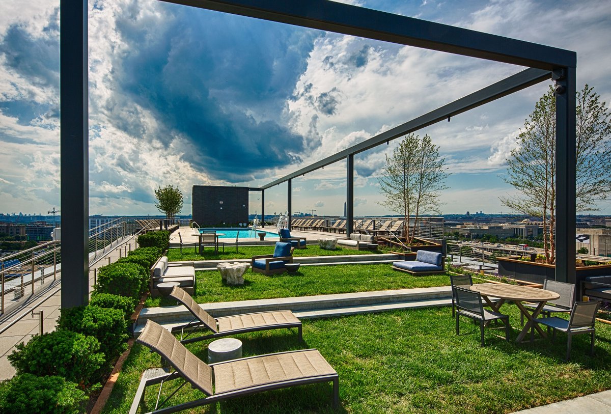 HITTContracting's tweet photo. Fourth of July weekend is here, and to celebrate we’re rounding up some of our favorite #BuiltByHITT rooftops  🎇 🎆 @WhotelDC @RosewoodHotels @OneHillSouth https://t.co/4gMHixvesU