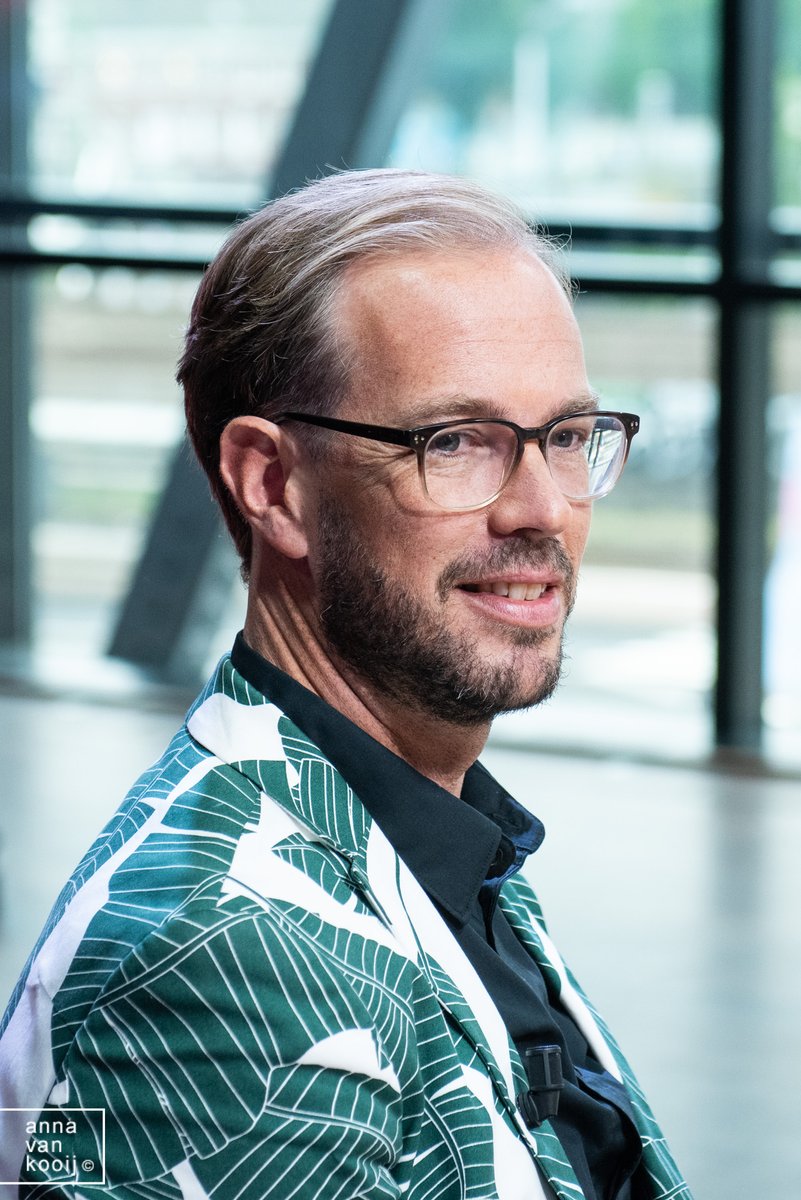 “Onzekerheid de essentie van het bestaan,” volgens <a href="/FloorSchee/">Floortje scheepers</a>. “Als je je daartoe weet te verhouden, kan het rust geven in de maakbare wereld waar we in terecht zijn gekomen.” <a href="/MichielElk/">Michiel van Elk</a>: “En om te kunnen omgaan met de grote vragen des levens.” #FiloKwintet