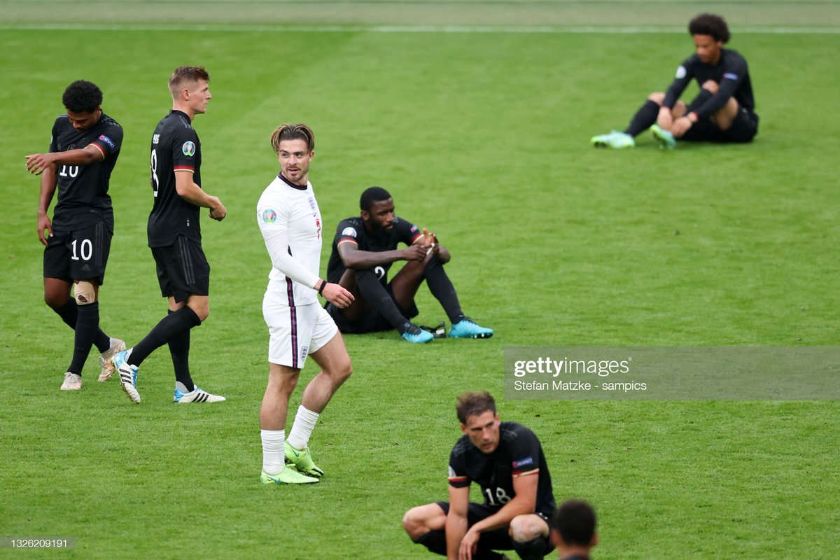 HLTCO's tweet image. This picture is the absolute bollocks.

Wouldn't be surprised if Jack Grealish gets it blown up and framed on his wall.