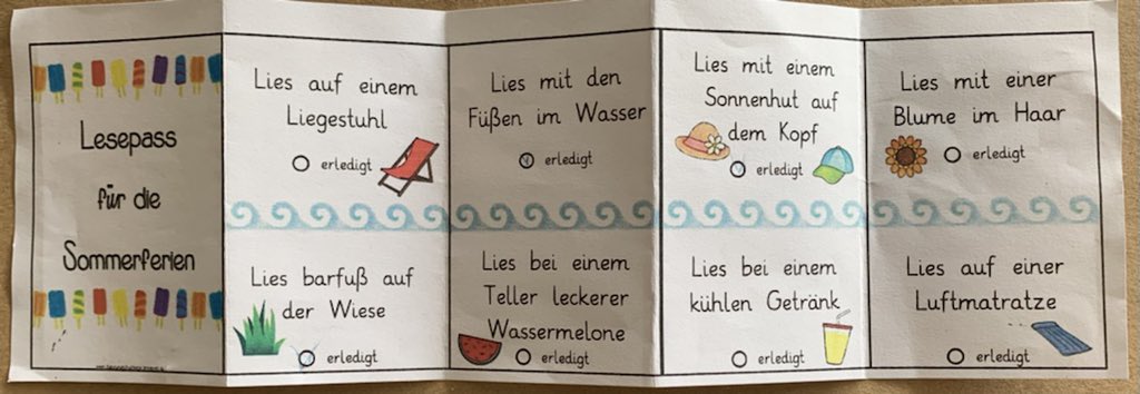 Miss_Teached's tweet image. Letzter Schultag!
Söhnlein: steht barfuß mit Sonnenhut im Garten und liest. 
Ich: was machst du da? 
Er: ich lese. 
Ich: aha?
Er: ich muss auch noch mit den Füßen ins Planschbecken, steht in meinem Lesepass.
Ich:?!? 
und finde auf dem Küchentisch das: