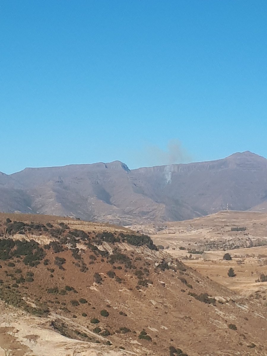 ChabeliRegg's tweet image. That view that breaks my heart. Stop rangeland fires please. They are deadly to the Biodiversity and encourage bush encroachment