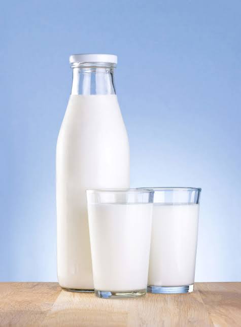 VMInternationa's tweet photo. #Ad 

Buy any milk between now and 8 July 2021; &amp; take a picture of your Till Slip &amp; send it to vantagecoin@vantageonline.co.za or to the Business WhatsApp number provided

You'll get 1 #VantageCoin (equaling R1) for every R10 you spend

Powered by #VantageVuMagazine https://t.co/kAUWQOg6w4