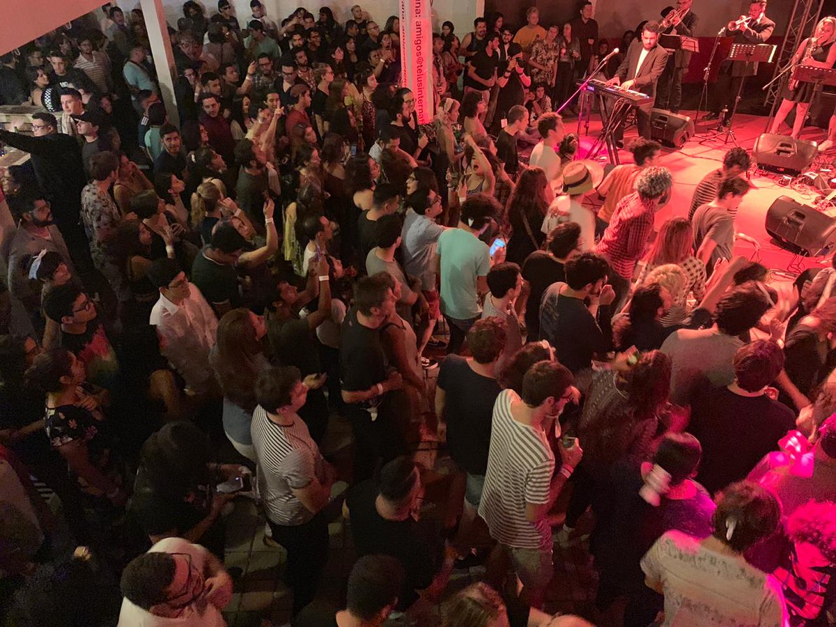 Uccelloserge's tweet photo. Souvenirs de la Fête de la Musique 2019. Mañana sábado volveremos a vivir algo similar en el @ParqueCuscatlan a partir de las 3 pm, pero con medidas sanitarias. Vive la Musique ! #FDLMSV https://t.co/8yeAPOdWSz