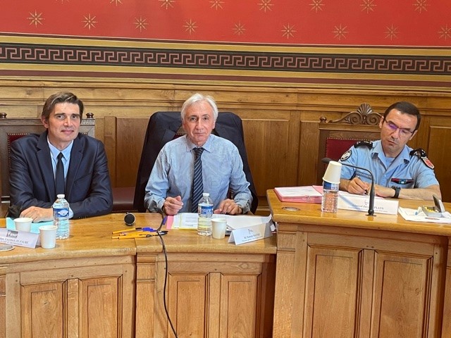 Sous l'égide de <a href="/PG_CA_Agen/">PG CA AGEN</a>  conférence interdépartementale sur la mise en œuvre d'un protocole traitant de la justice de proximité, lutte contre les violences conjugales et atteintes aux FSI, présence des procureurs du ressort, associations des maires et responsables FSI.