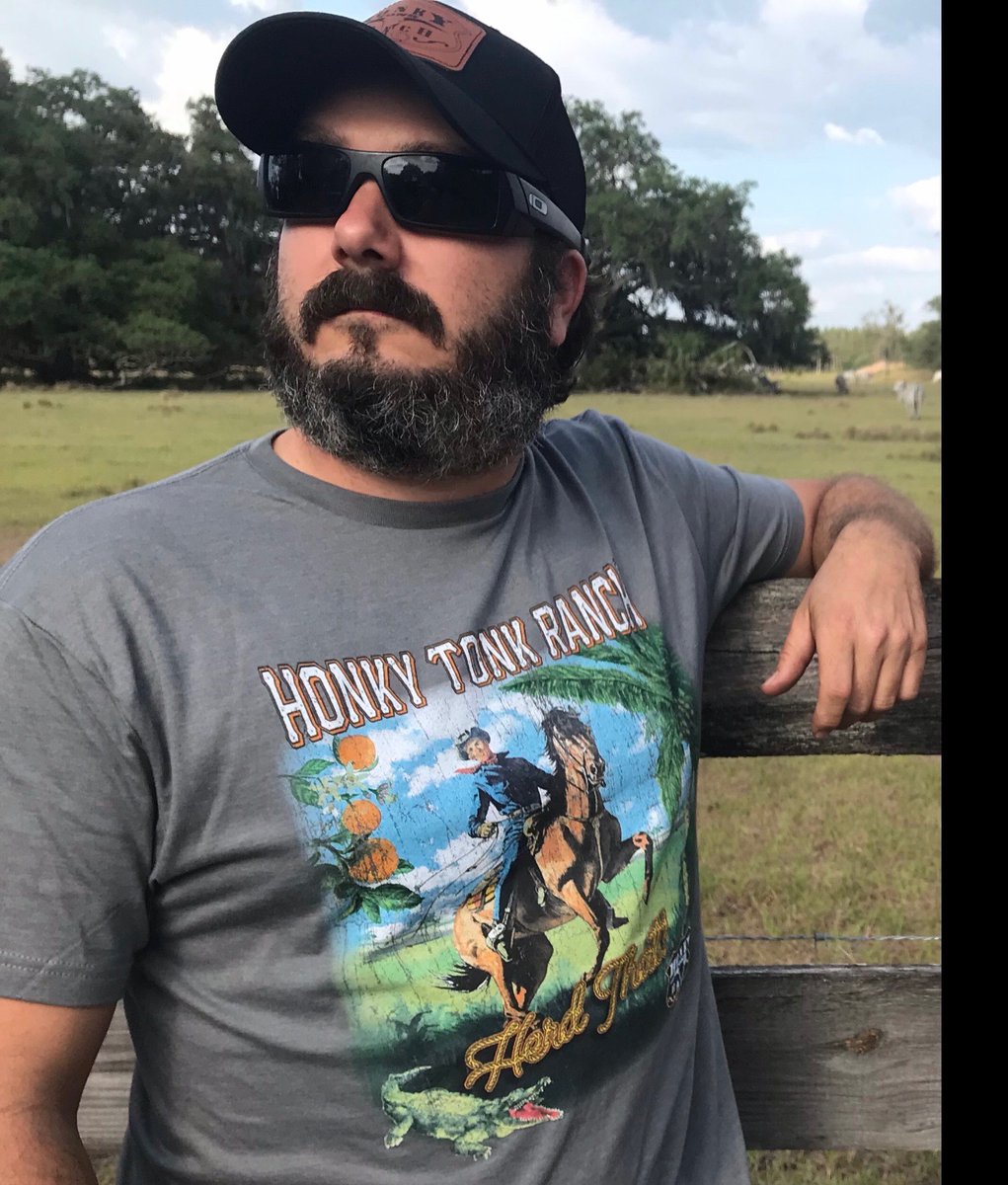 ☀️ Summers here and we’ve got t-shirts for everybody. Check out the links below...
#BellamyBrothers #OldHippieStash #HonkyTonkRanch bit.ly/BBNewMerch2021 & bit.ly/HTRNewMerch2021