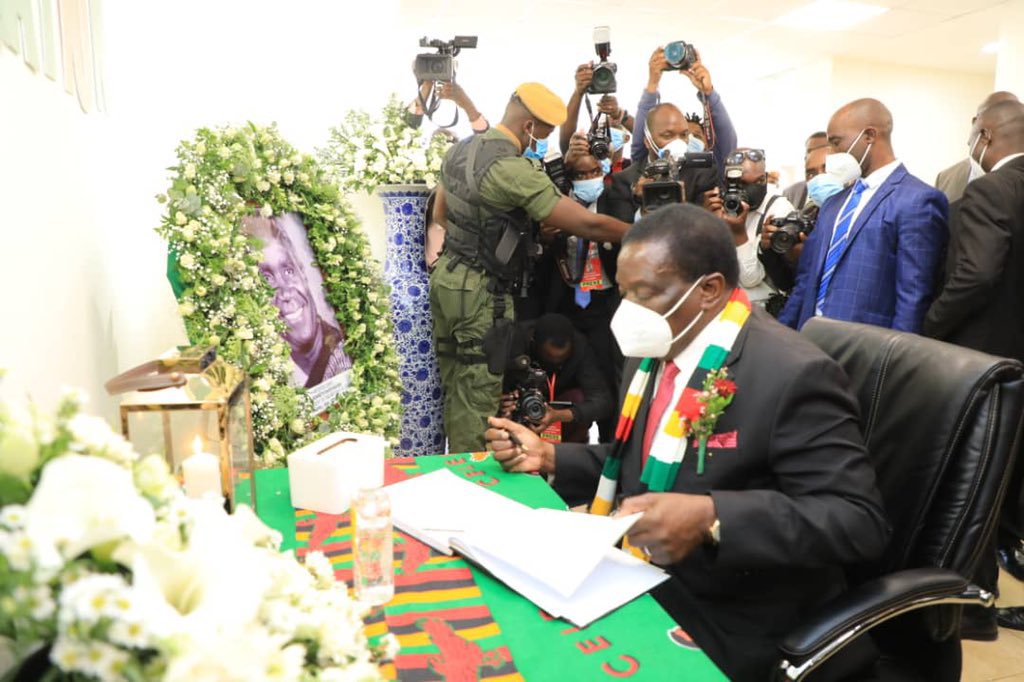 DeptCommsZW's tweet image. Go well son of the soil. Rest in peace our hero. You fought, you won, now we defend &amp;amp; work for prosperity. @AUChair2020 @_AfricanUnion @SADC_News @EdgarCLungu #AfricanUnity #SadcIntegration