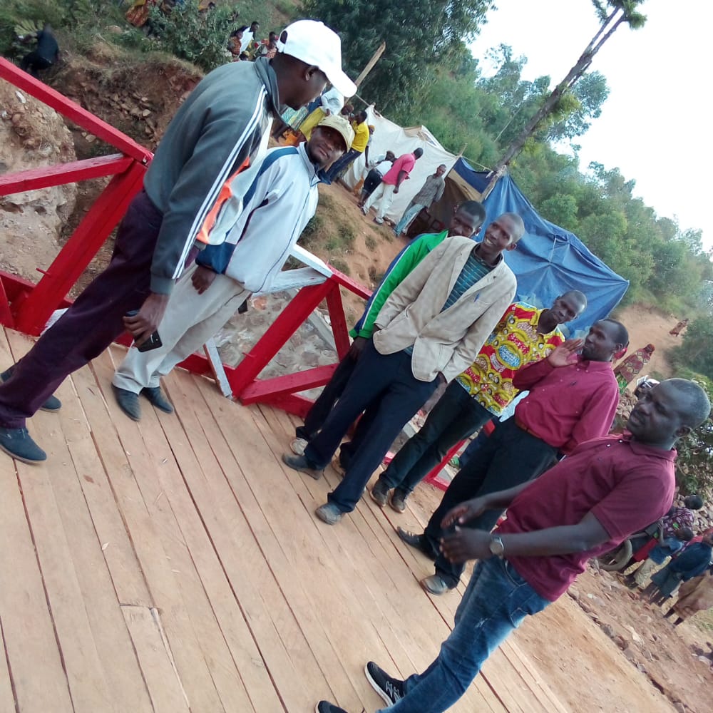 CommuneBukeye's tweet photo. Nk'uko vyashikirijwe na Musitanteri mu birori vyo gutota igaturwa gihuza #Bukeye_Mbuye_Rango, ico kiraro kizokwugururwa mu gitondo c'igenekerezo rya 10/07/2021
@ARBurundi
@MuramvyaProv
@MininterInfosBi
https://t.co/0ft8cr608A https://t.co/v0WFofnMk1