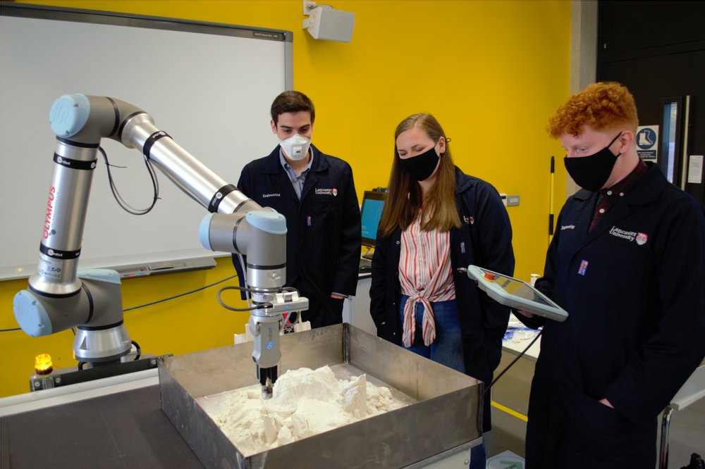 cimtec's tweet image. Using robot technology from OnRobot, students built an automation solution that eliminates worker exposure to the nylon powder used for 3D printing and additive manufacturing. #robotsforeducation