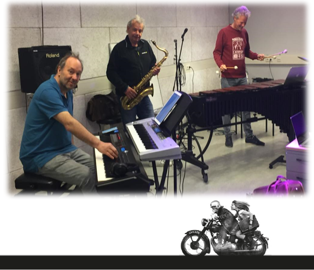 De toon is gezet! De roadtrip is begonnen! Afgelopen week was de eerste muzikale repetitie voor de theater voorstelling Sulla Strada. 
Han Hesselink, Richard Veltman en Anne Zwaga hebben er zin in. Wordt vervolgd!

Tickets en info: blauhynder.nl