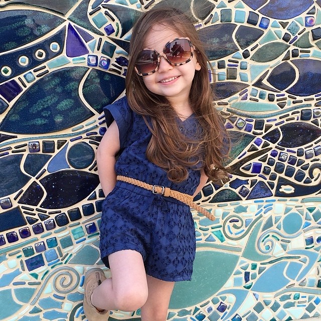 VisitOxnardCA's tweet photo. The Collection artwork is the perfect place for a midday photo shoot! 😎✌️👧 
📷: Bianca
​
Things to do at The Collection ---> https://t.co/ivj62wcLak​
​
​#VisitOxnard #OxnardCA #VCCVibes #VisitCalifornia #TheCollectionRP https://t.co/utjLEd3J3C