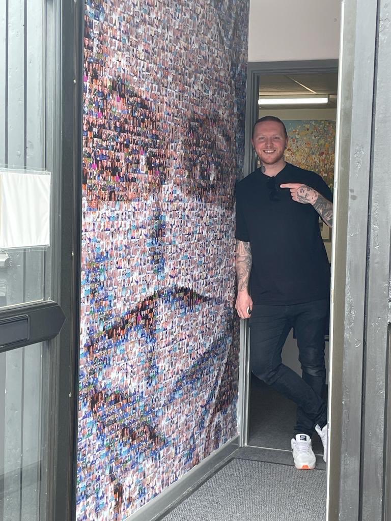 CardiffFrame's tweet image. Thank you to the very talented  @NathanWyburnArt for your amazing artwork and letting us show our support for the super @NHS @NHSMillion