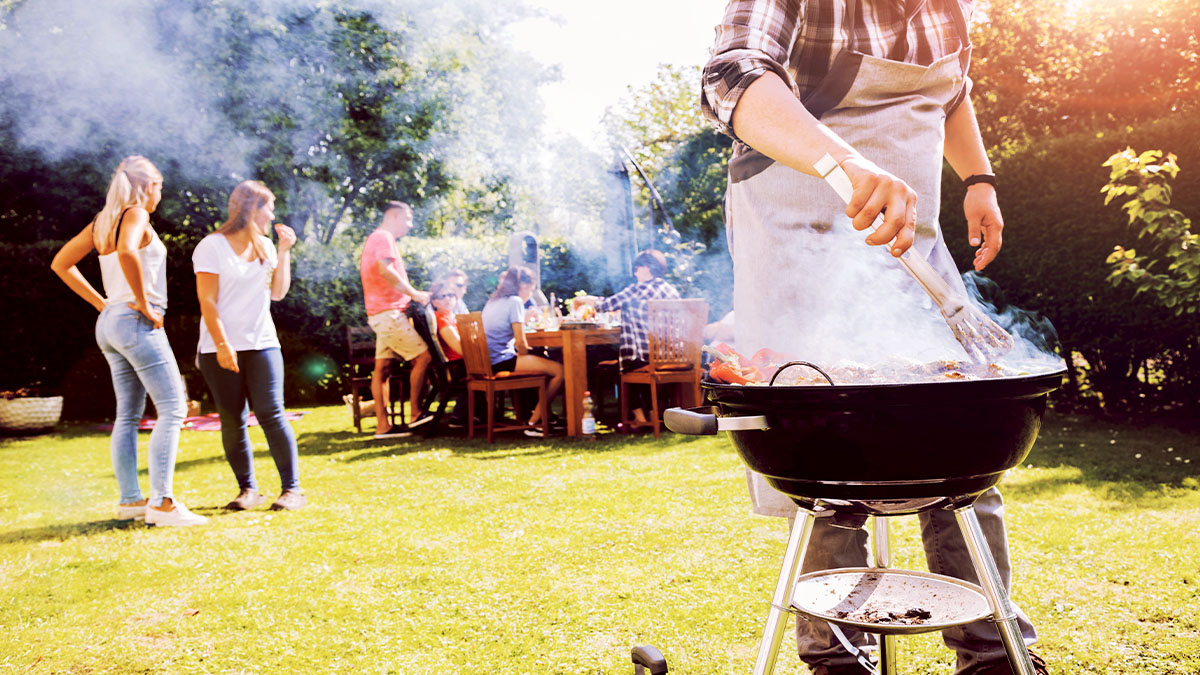 The UK weather means we're never sure whether to get the BBQs or the raincoats out! If you're tempted to fire up the BBQ today or this weekend, while the Euros continue, check out our BBQ safety advice: ow.ly/lHo250FgHoI #gassafety #BBQ