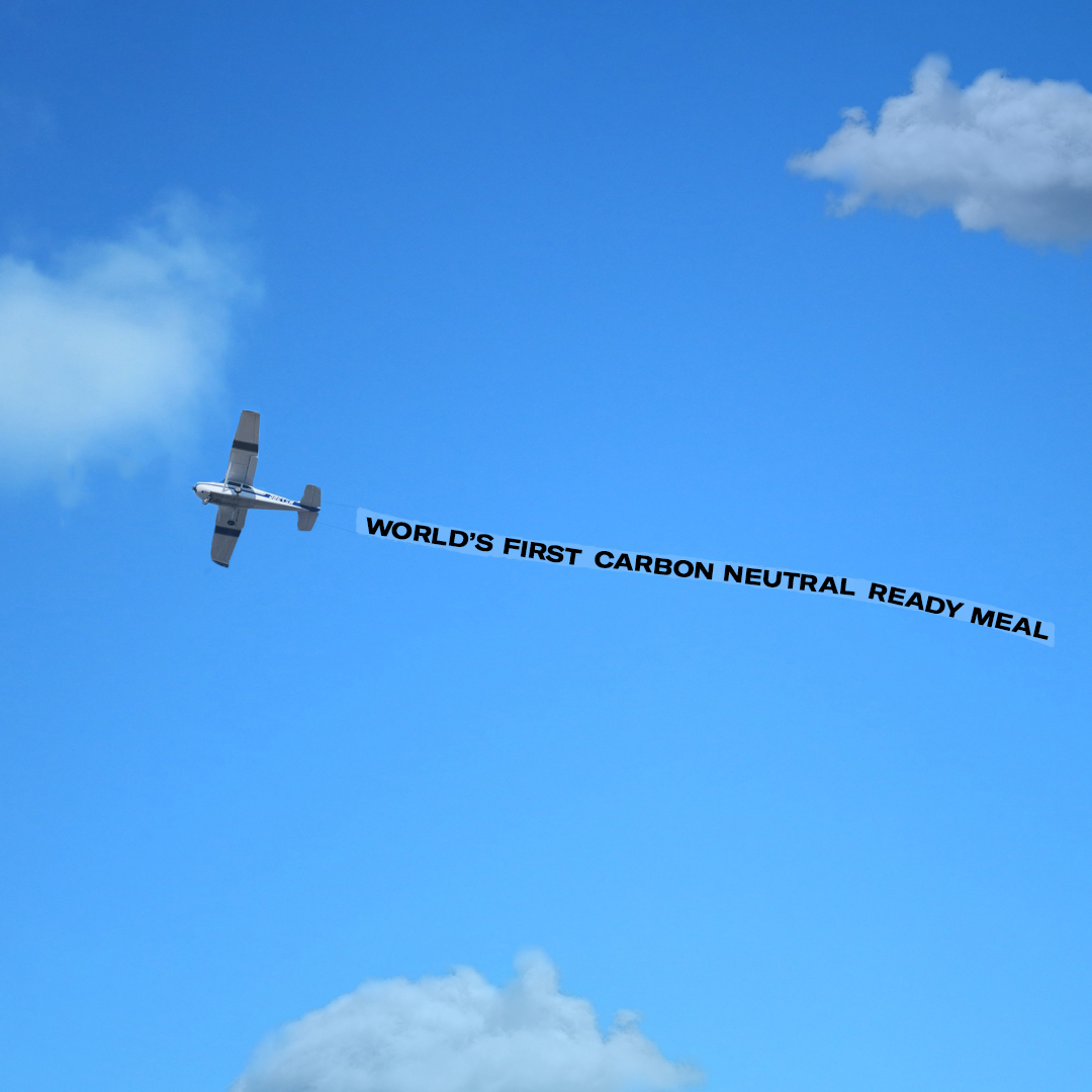 eatfiid's tweet image. *We took to the skies earlier today to spread the word about becoming the world's first carbon neutral ready meal. Did you spot it?👀✈️ 
----
*We joke, the best way to avoid carbon emissions = photoshop🙌