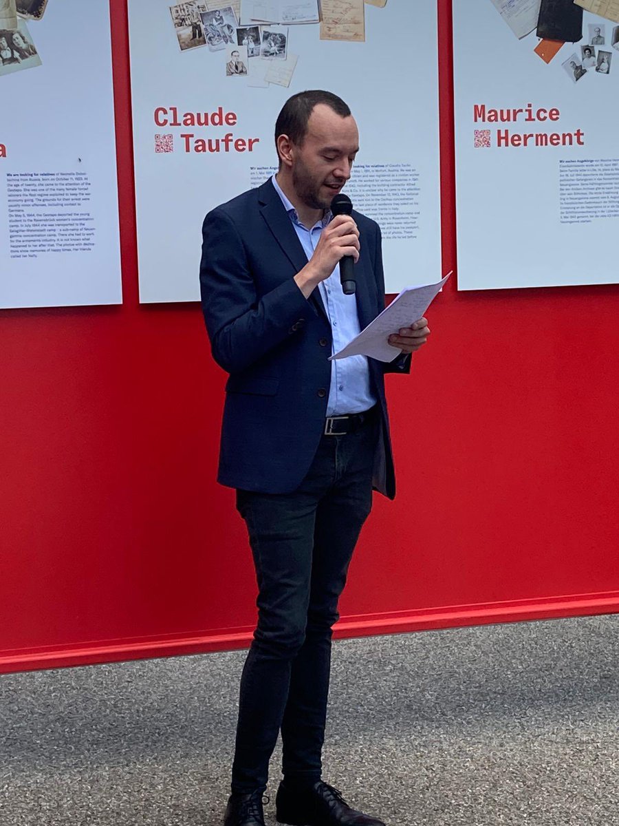 MuseumEgling's tweet photo. Wir freuen uns über die Eröffnung der Ausstellung #StolenMemory mit Dr. Christian Höschler von @ArolsenArchives und vielen Vertretern aus Politik, Kultur, Vereinen und Bürgerschaft in #EglinganderPaar.
#HeimatmuseumEgling #Landsberg https://t.co/fKcQi3Ij2h