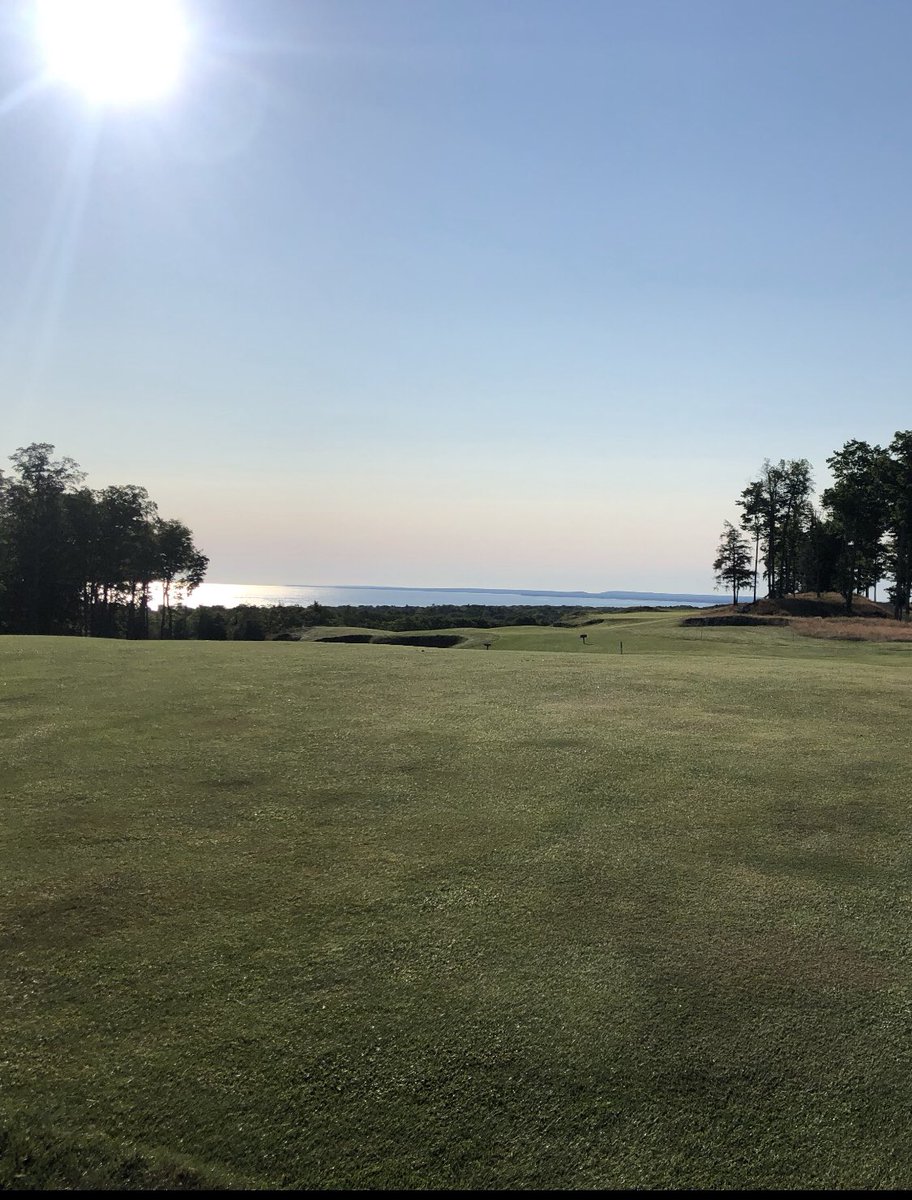 6Kylelake's tweet photo. Beautiful start to the holiday weekend in Marquette @MarquetteGolf @DeVriesDesigns https://t.co/p2k6V9DESj