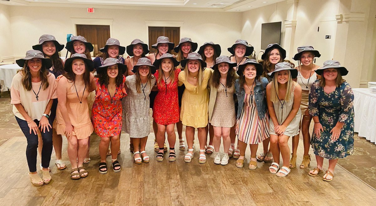 cbusgirlssoccer's tweet photo. We had a BLAST celebrating this 2021 team at our banquet! A lot to be proud of this season and much to look forward to in the next! We can't send out enough Thank Yous to fans, parents, sponsors, and fellow coaches for the support all season long! We hope to see you all in 2022! https://t.co/ZZYz5toE5E