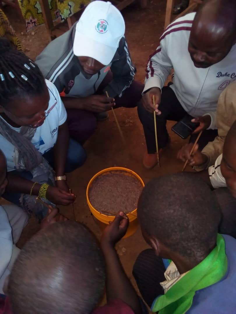 CommuneBukeye's tweet photo. Nk'uko vyashikirijwe na Musitanteri mu birori vyo gutota igaturwa gihuza #Bukeye_Mbuye_Rango, ico kiraro kizokwugururwa mu gitondo c'igenekerezo rya 10/07/2021
@ARBurundi
@MuramvyaProv
@MininterInfosBi
https://t.co/0ft8cr608A https://t.co/v0WFofnMk1
