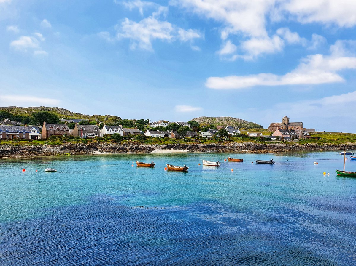 Approaching Iona. I like the look of this place 👍