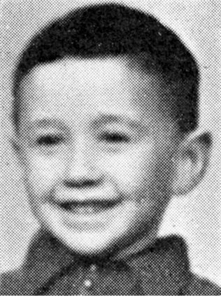 AuschwitzMuseum's tweet photo. 3 July 1937 | A Norwegian Jewish boy, Ragnar Markus, was born in Elverum.

On 1 December 1942 he was murdered in a gas chamber in #Auschwitz with his parents Selik &amp; Jette Lea and three siblings. https://t.co/7A1vPus4na