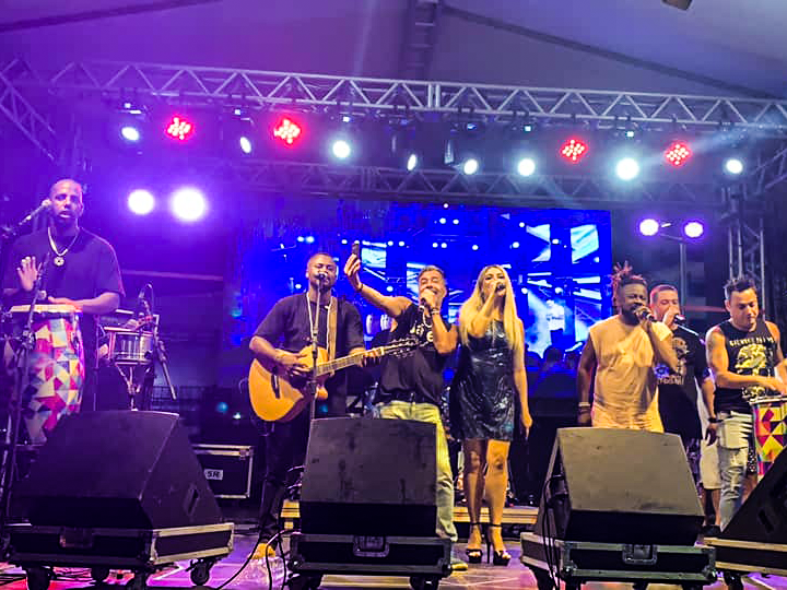 gianvanutti's tweet photo. Sextou com S de saudade de fazer um som com essa galera reunida! @MarcioMusica @AdryanaRibeiroOficial @WagninhoNegritude @IzabaCantor @Dumbbu @CleitonGdeSouza @OscarBaixo @DeniBatera os @LendasDoPagode ❤

#Pagode90 #Anos90 #IconesDoPagode #LendasDoPagode https://t.co/XjAIYdqtpq