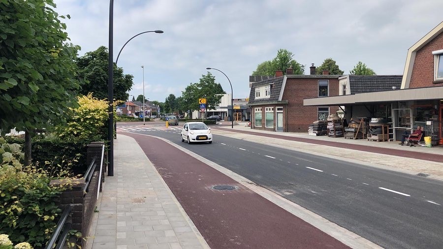 gemeentehengelo's tweet photo. Vanmiddag is de Deurningerstraat, tussen de M.A. de Ruyterstraat en de rotonde Sloetsweg, weer geopend✅

🚧 Tot halverwege oktober wordt er nog gewerkt aan het deel tussen de Oldenzaalsestraat en de M.A. de Ruyterstraat.

➡️ Lees meer: https://t.co/UyzwoIzUcp https://t.co/FVpHQ86zUR