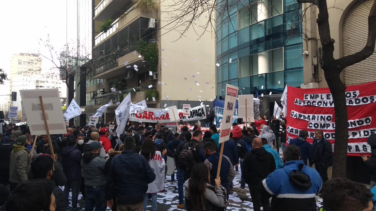 Dany_Chionda's tweet photo. #Garbarino 
Estábamos en tu oficina @charly_rosales  por qué no saliste a dar explicaciones?
Tan poronga sos por las redes sociales forro! https://t.co/Xc7lNIOF7w