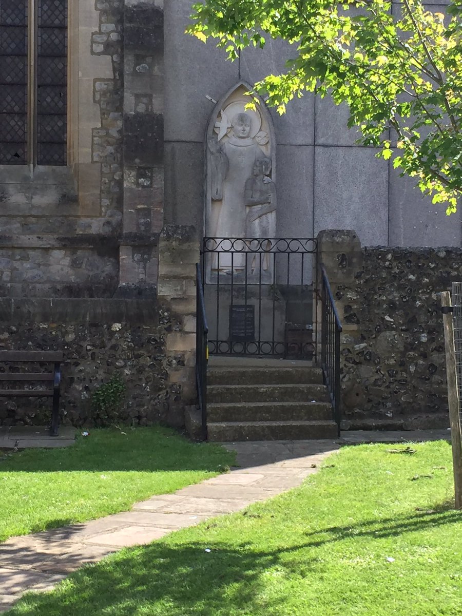 AndreaDumbrell's tweet photo. I have been searching Canterbury for steps and have finally found some. Here you go! #RTSteps #RTStepChange https://t.co/usPDkY3OyD