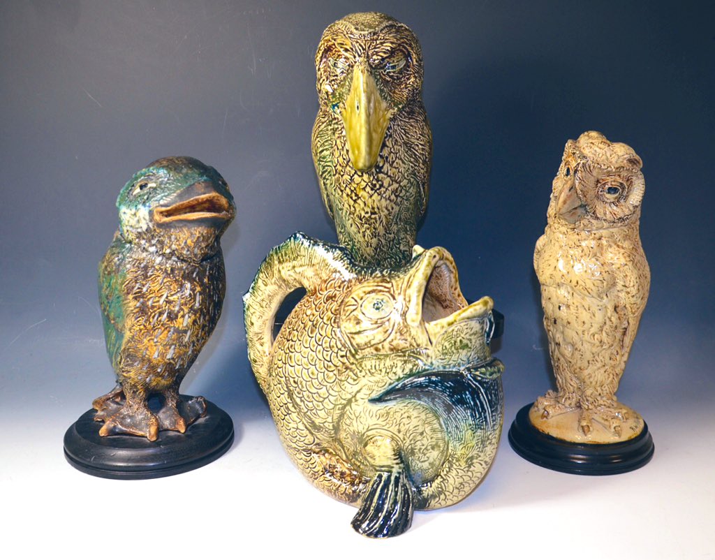 DeCromarty's tweet photo. Los #MartinBrothers son la transición de la cerámica decorativa británica (alfarería más o menos elaborada) a la cerámica de estudio, o autor.

Su cerámica #Martinware (1873-1923) es un gran ejemplo de arte victoriano extravagante, pero visionario, avanzado a su tiempo.

Sigue👇🏽 https://t.co/6BOgDUJRW5