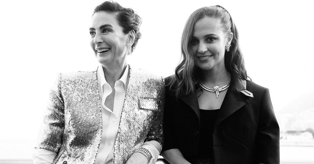 An exceptional destiny. Wearing the “La Star du Nord” set, #AliciaVikander poses with #LouisVuitton’s Artistic Director for Watches and Jewelry Francesca Amfitheatrof in Monaco to celebrate the presentation of Bravery, the Maison’s new #LVHighJewelry Collection.