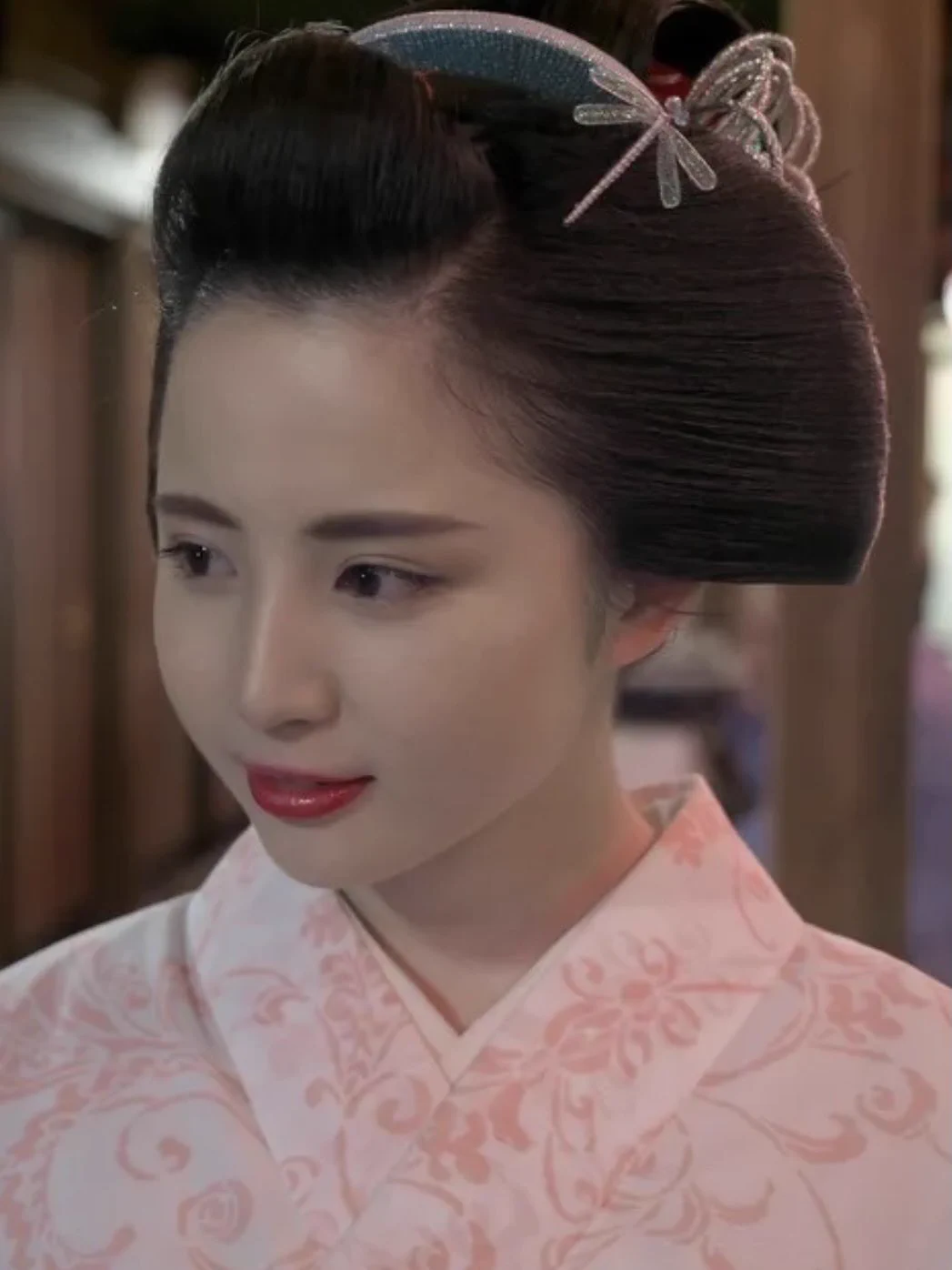 最近した京都上七軒の人気芸妓が？他とは一線を画す美しさ！