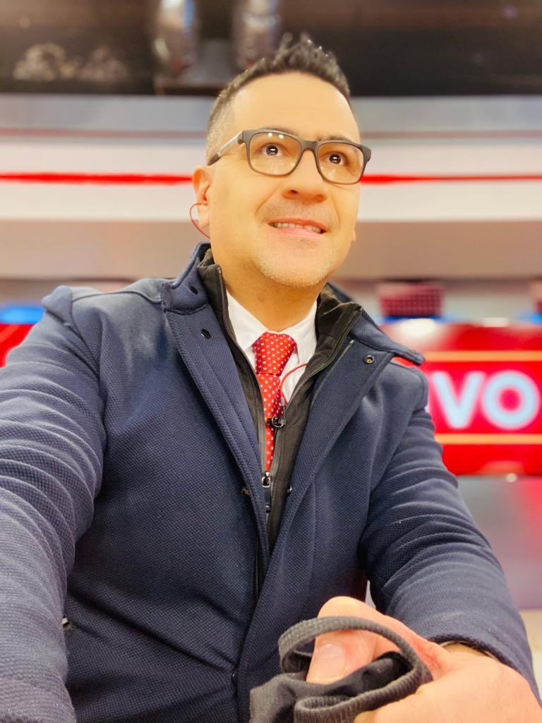 robertoperezpy's tweet photo. Aire!!! 📡 #IDMpy🇵🇾 Informando al país 📺 @sntcanal9 💪🔝 https://t.co/L6BbqOjs5W