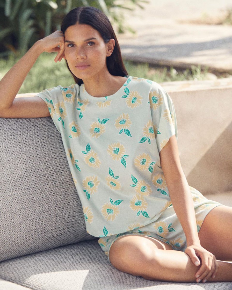 Discover the new capsule of women’s pyjamas 🌼

<a href="/leftiesofficial/">LEFTIES</a>
.
.
.
.
.
#FashionDrive 
#lefties 
#leftieswomen 
#lefitesmen 
#look 
#ootd 
#look 
#style 
#fashionista 
#fashion 
#casual
