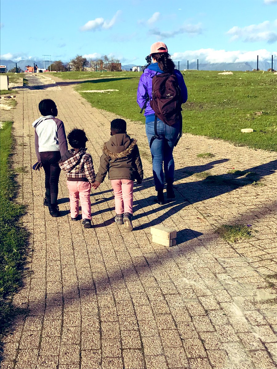 alli_anna_'s tweet photo. Practicing some filming 4 fieldwork in the hood! An afternoon at the park. Ethnographic film loading! *all parental permissions received* #filming4fieldwork #anthro #audiovisual #thephdjourney #fieldworkprep https://t.co/Q64QtwOTVT