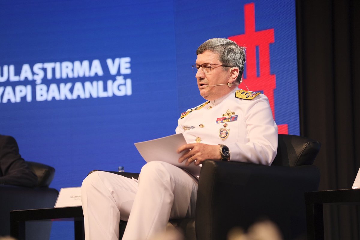 Kanal İstanbul’u Uzmanlar Konuştu 🎙 'Kanal İstanbul, askeri açıdan herhangi bir problem oluşturmayacaktır.' Deniz Kuvvetleri Komutanı Oramiral Adnan Özbal Oturumun tamamını dinlemek için 👇🏻 📌youtu.be/86OYbleb3Xw