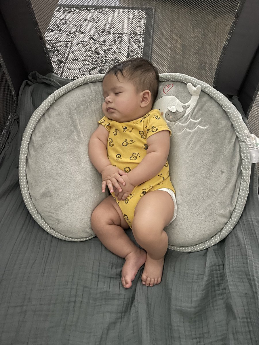 kylan21's tweet photo. Daddy’s big baby ❤️ https://t.co/03gzdq16AW