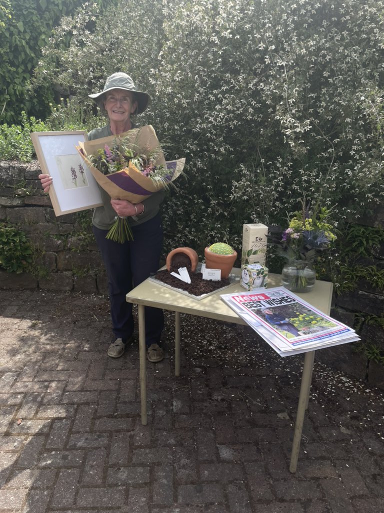 jmitchell_RBGE's tweet photo. After 32 years at the RBGE Elspeth is retiring. She has spent all this time looking and caring for the Alpine section.  We all wish her well and she will be greatly missed @TheBotanics #rbgehort https://t.co/Njwf7JTy7I